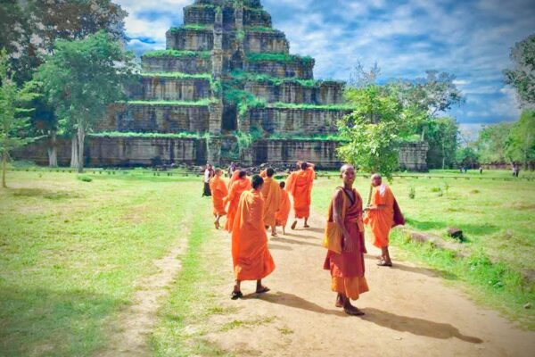 Koh Ker Pyramid & Beng Mealea Jungle Temple Tour