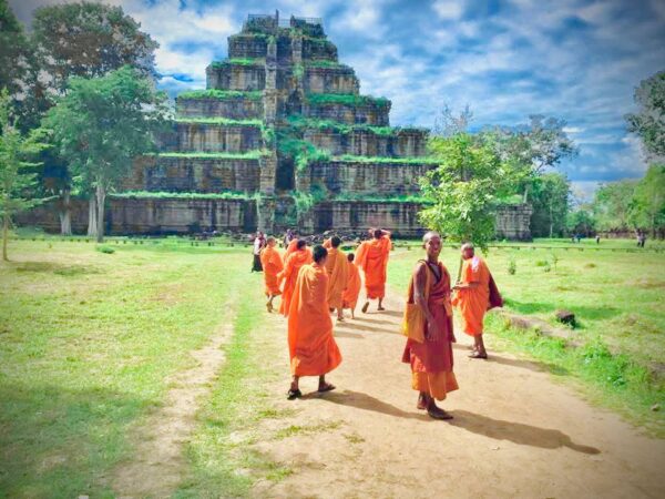 Koh Ker Pyramid & Beng Mealea Jungle Temple Tour